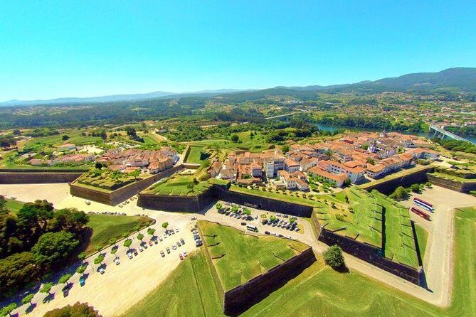 Day Trip from Porto to Santiago de Compostela and Valença - Detailed Breakdown of the Itinerary