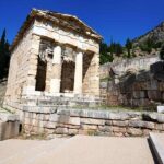 Delphi: Self-guided Audiovisual Tour with 3D Representations - Who Will Love This Tour?