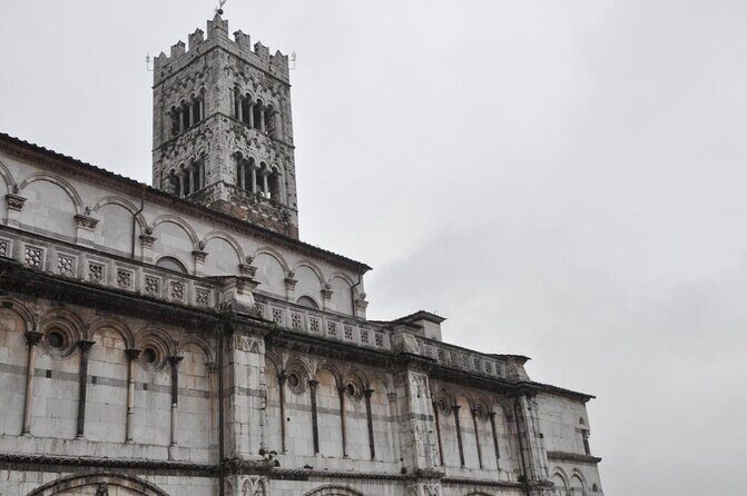 Discover Luccas Secrets on a Guided Walking Tour - Visiting Basilica di San Frediano