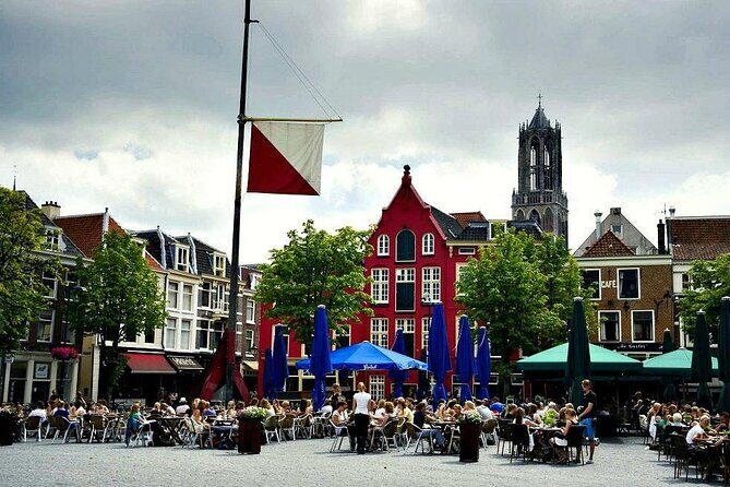 Discover Utrecht: a Self-Guided Augmented Reality City Tour - The Reviews: What Do Others Say?