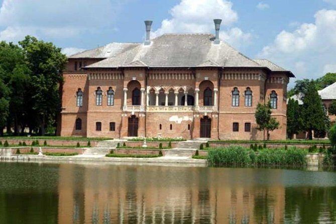 Dracula's Tomb and Mogosoaia Palace, Private Tour from Bucharest - The Experience of the Guide: Radu’s Role