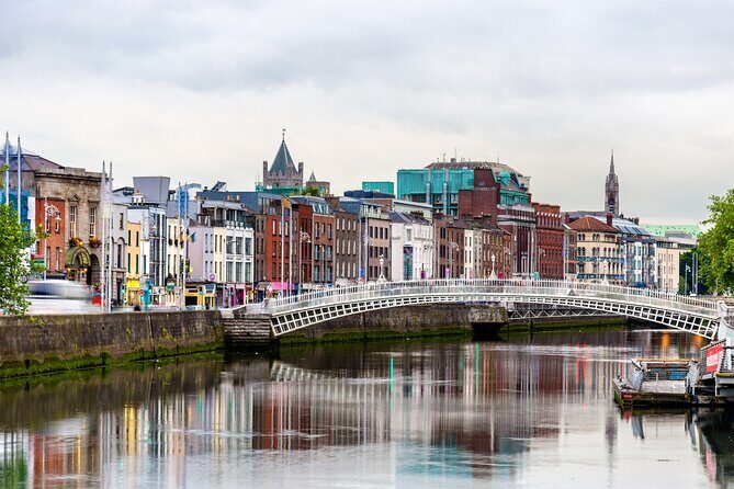 Dublin Old Town: Famous Pubs Exploration Game and Tour - The Realistic Takeaway