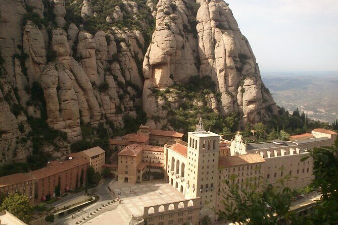 Easy Montserrat. Half-Day Trip from Barcelona - Group & Timing