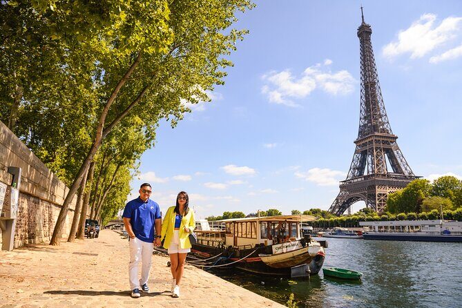 Eiffel Tower Photographer, Professional Photo shoot - Paris - A Deep Dive into the Itinerary and Experience