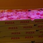 English Comedy Showcase Including Pizza in Berlin Mitte - Is It Worth the Price?