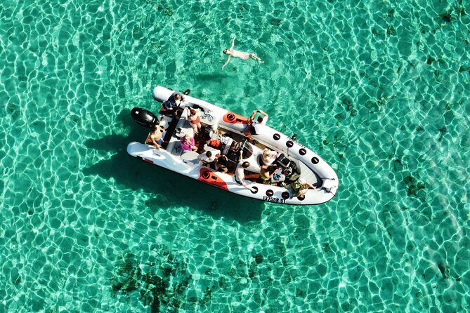 Escape from Split to Blue lagoon - The Guide and Crew