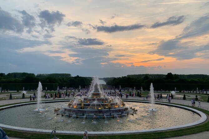 Essential Versailles: Palace and Gardens with transfer included - What the Reviews Say