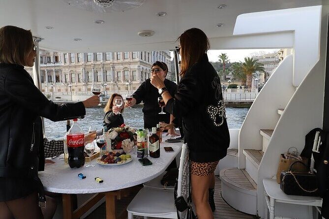 Exclusive Luxury Yacht Bosphorus Sightseeing Cruise in Istanbul - The Reviews Tell the Real Story