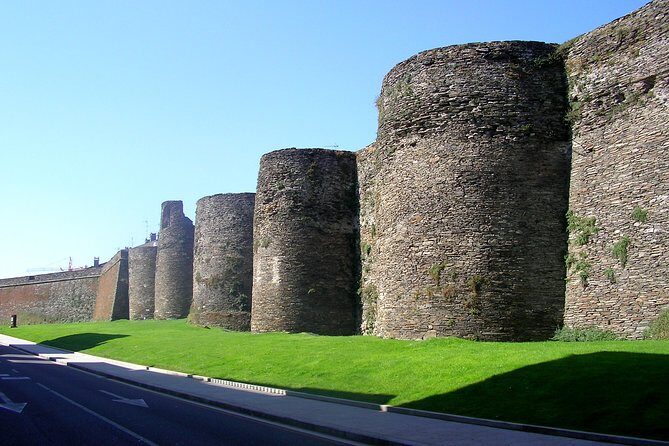 Excursión a Playa de las Catedrales, Lugo & Ribadeo desde Santiago de Compostela - What’s Included and What to Keep in Mind