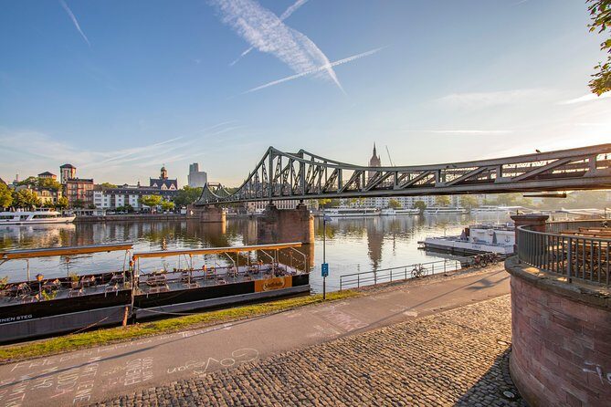 Explore Frankfurt in 60 minutes with a Local - The Landmarks and Their Stories