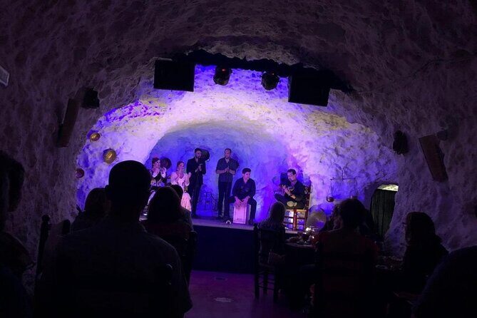 Flamenco Show in a Cave Restaurant in Granada - The Performance: What to Expect