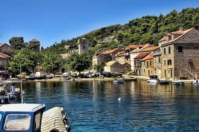 From Dubrovnik: Premium Three Island Cruise with lunch and drinks - Dining and Refreshments