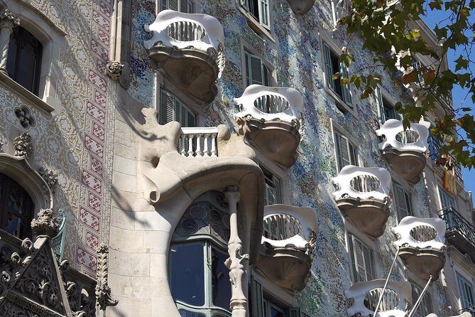 Gaudi's Casa Batlló and La Pedrera with Chocolate Tasting - Drawbacks or Considerations