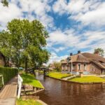 Giethoorn: Highlights Canal Cruise and Sightseeing Village - Who Should Consider This Tour?