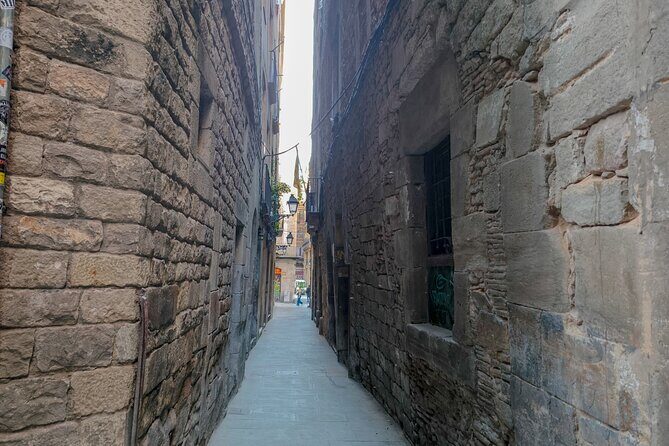 Gothic Quarter and Gaudí Small-Group Tour - Who Will Love This Tour?