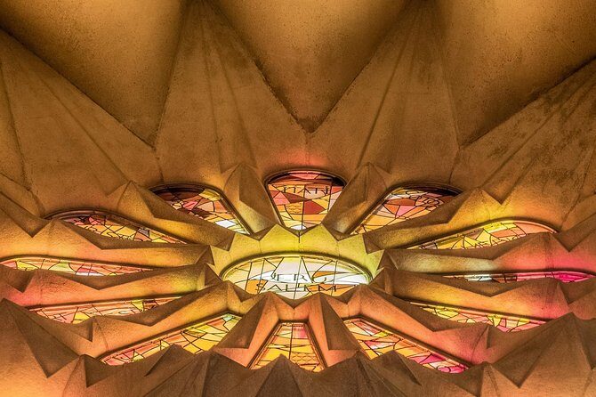 Gothic Quarter Private Tour with Sagrada Familia Skip the Line - Why This Tour Stands Out