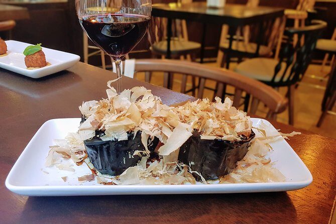 Granada Flamenco & Tapas Tour - Group Size and Atmosphere