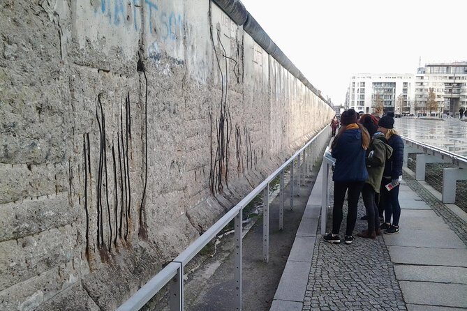 Group Walking Tour (1 - 20 people): 3 Hours the Wall, Third Reich, WW2, Cold War - In Practice: Pros and Cons