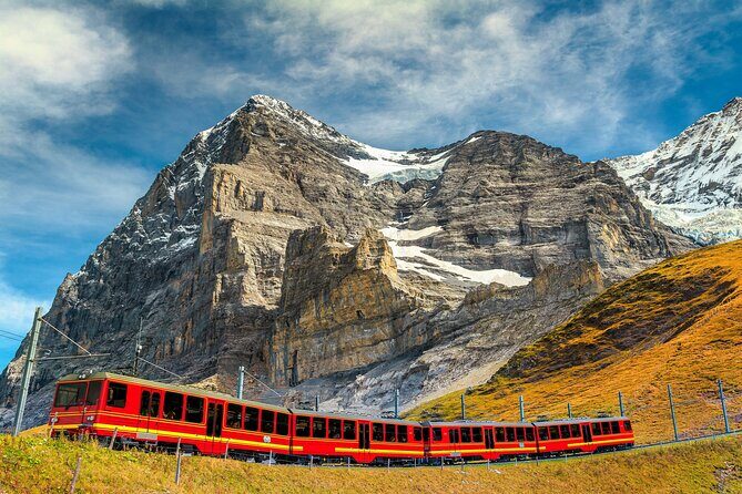 Guided Excursion to Jungfraujoch, Grindelwald and Lauterbrunnen from Lucerne - First Stop: Interlaken