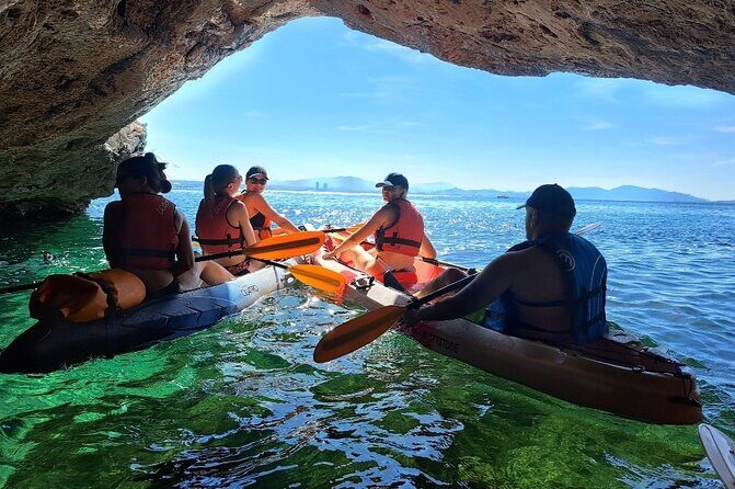 Guided kayak excursion in creeks - What to Expect From the Tour