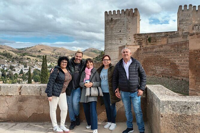 Guided tour of La Alhambra with tickets included - Practical Details
