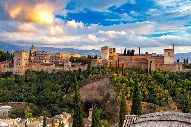 Guided Walking Tour of the Alhambra in Granada - The Guide and Experience