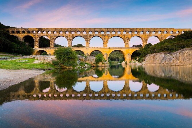 Half Day Pont-du-Gard, Uzès, Nîmes Tour from Avignon - The Pros and Cons
