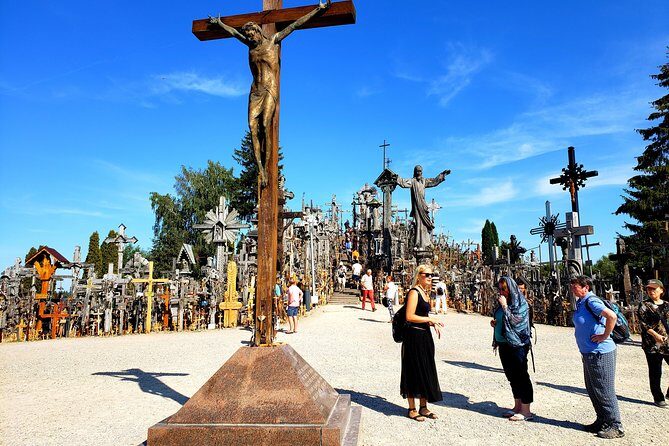Hill of Crosses / 2 countries in 1 day - A Deep Dive into the Tour Experience