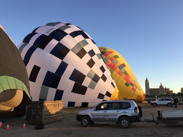 Hot-Air Balloon Ride over Segovia with Optional Transport from Madrid - FAQ