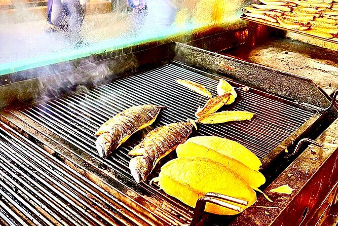 Istanbul Guided Street Food Tour Around European and Asian Sides - Transportation and Group Size