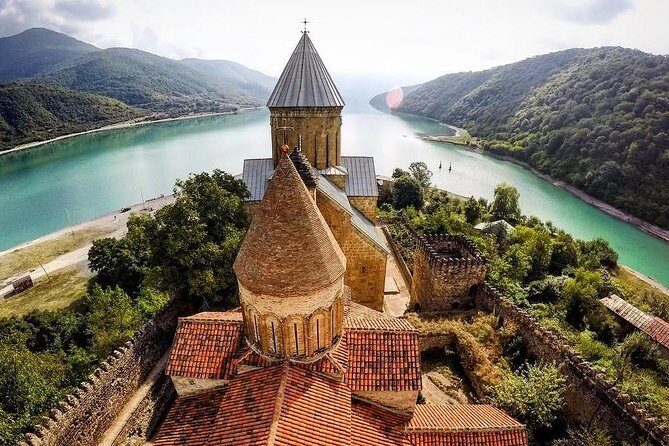 Kazbegi-Ananuri-Gergeti Private Tour - Discovering Ananuri Fortress: Georgia’s Picture-Perfect Castle