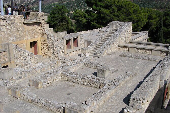 Knossos & Archaeological Museum Shared Guided Tour from Chania - Who Will Love This Tour?