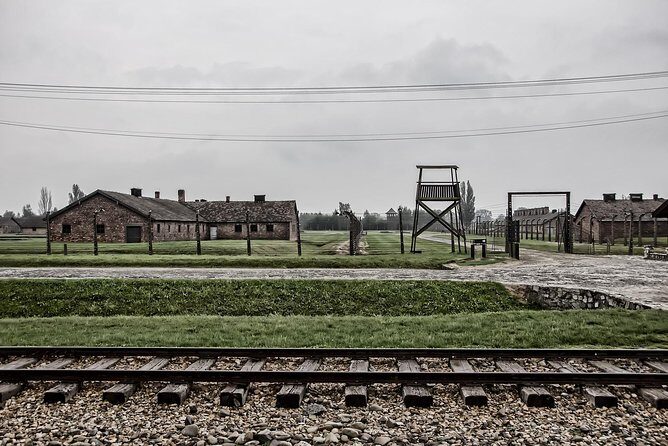 Krakow: Auschwitz-Birkenau Guided Tour with Hotel Transfer - Detailed Breakdown of the Itinerary