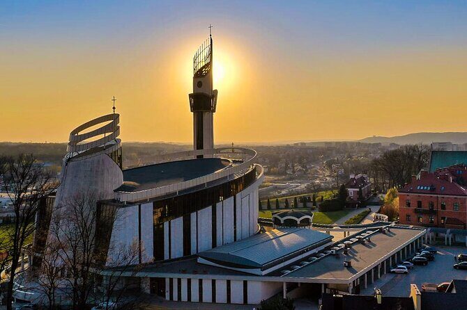 Krakow: Pope John Paul II History: Guided Tour - Home & Sanctuary - Detailed Breakdown of the Experience