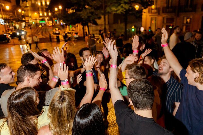 Lisbon Night Pubcrawl: 1h Open Bar, Shots and VIP Club Entry - What’s Included and What’s Not