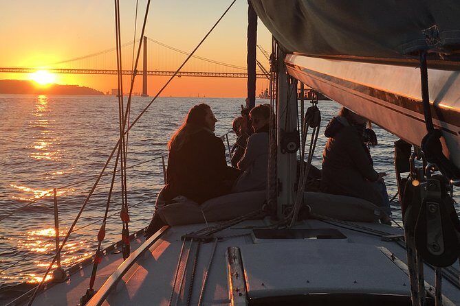 Lisbon Sunset Sailing Tour with White or Rosé Wine and Snacks - What the Itinerary Looks Like in Practice