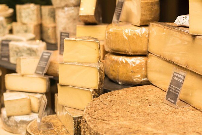 London Bridge Private Walking Food Tour With Secret Food Tours - The Guide, Atmosphere, and Personal Touches