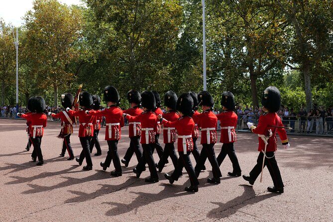 London Classic Landmarks Bike Tour with Local Guide - The Sum Up