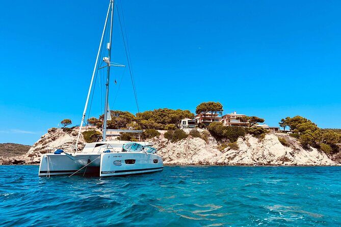 Luxury Catamaran sailing with welcome Drinks Tapas Max10-12Person - Who Should Consider This Tour?