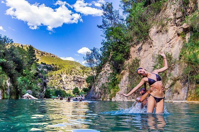 Montanejos Thermal Springs & Girlfriend Waterfall, food included - FAQ