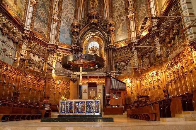 Montserrat Tour, Rack Railway, Basilica, Moreneta & Licor Tasting - Who Is This Tour Best For?
