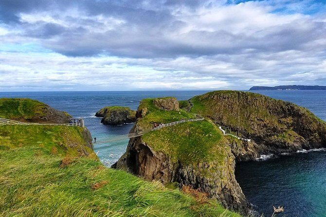 Northern Ireland including Giant's Causeway Rail Tour from Dublin - FAQs