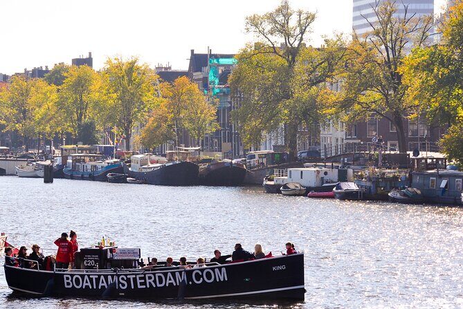 Open Boat Canal Cruise in Old City Centre of Amsterdam - Exploring the Details of the Canal Cruise