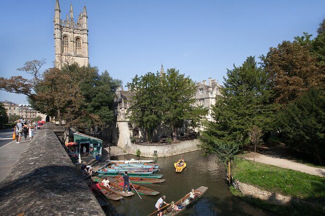 Oxford | Alumni-Led Walking & Punting Tour w/opt New College - The Sum Up