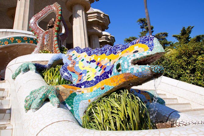 Park Güell: Guided Tour with Optional Gaudí Experience Entry - Navigating Practicalities: What to Expect