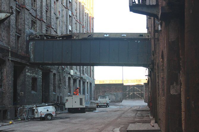 Peaky Blinders Coach Tour of Outer Liverpool & The Wirral - What Travelers Are Saying