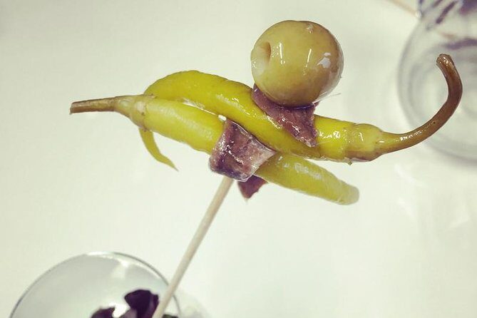 Pintxo and Tapas tour with local Food Expert - Why the Small Group Matters