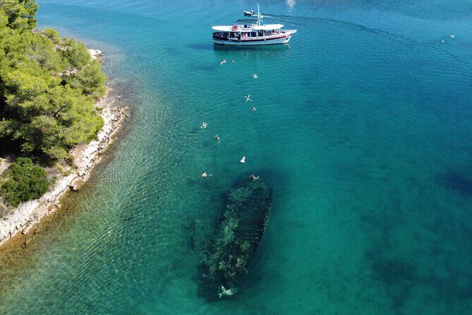 Podstrana and Jesenice, Boat trip to Bra and olta with lunch - Who Is This Tour Best Suited For?