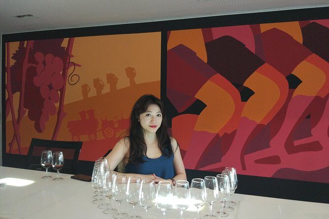 Port Wine Lodges Tour Including 7 Port Wine Tastings (English) - Who is This Tour Best For?