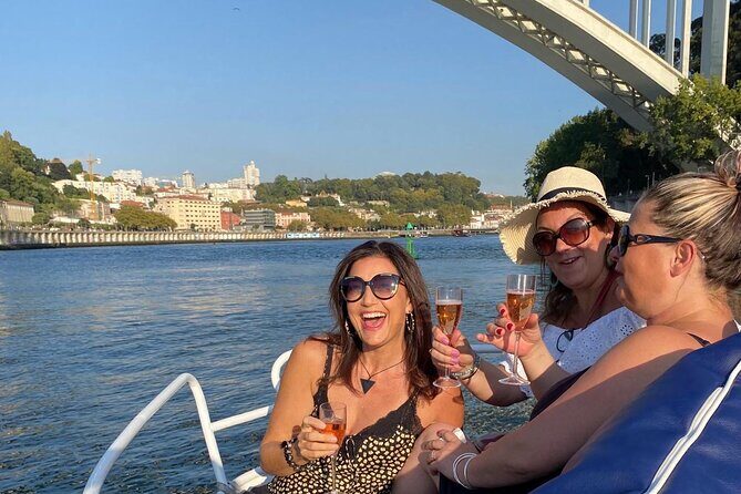 Porto: Boat trip on Douro river , six bridges /Sunset opcion - Key Points